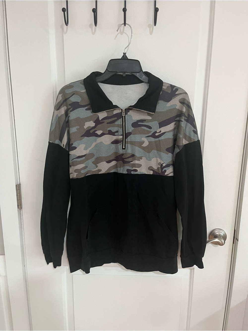 Camo Quarter-Zip Pullover Sweater - Black & Green